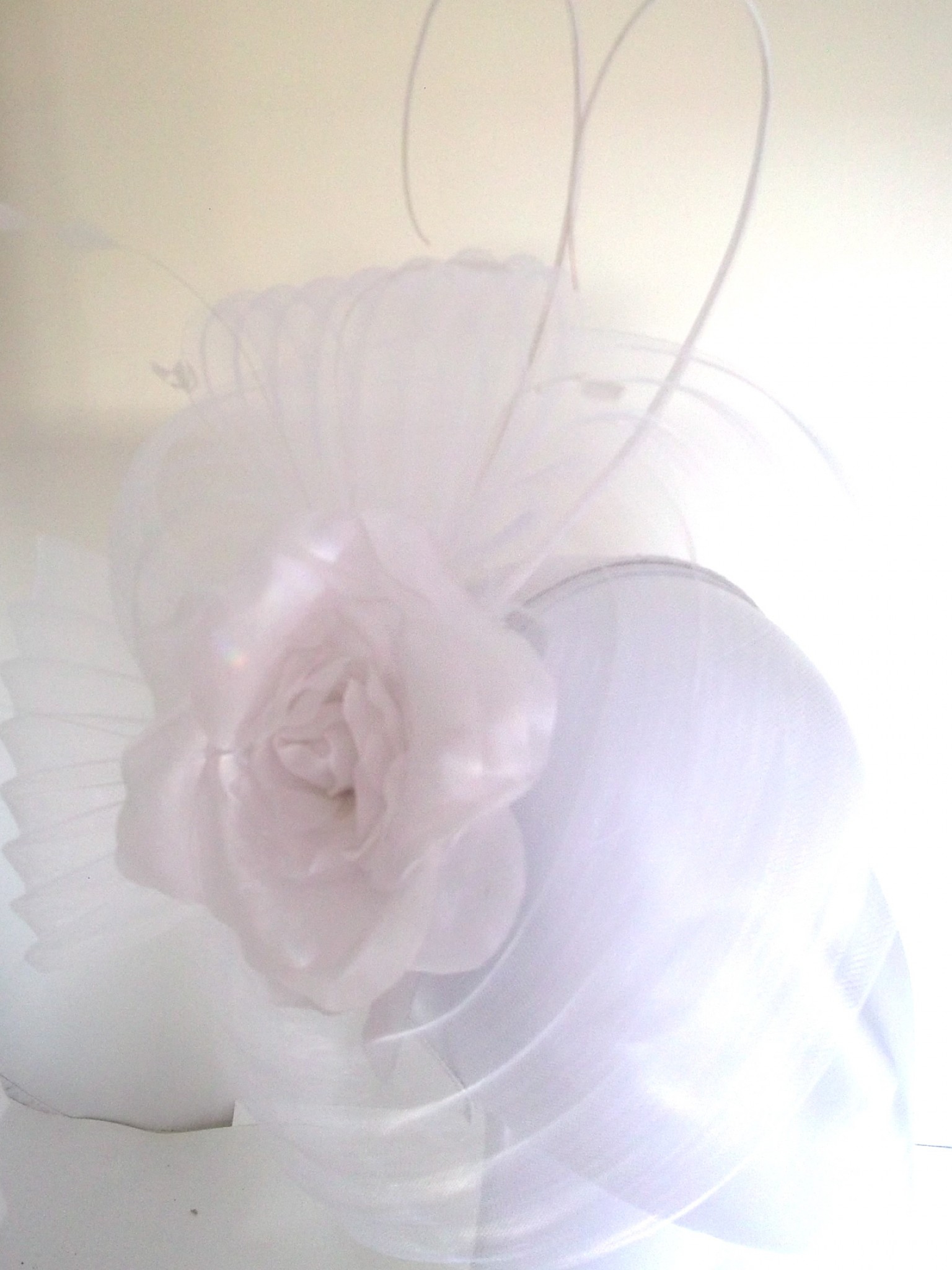 Snoxell Gwyther - Fascinator (White 